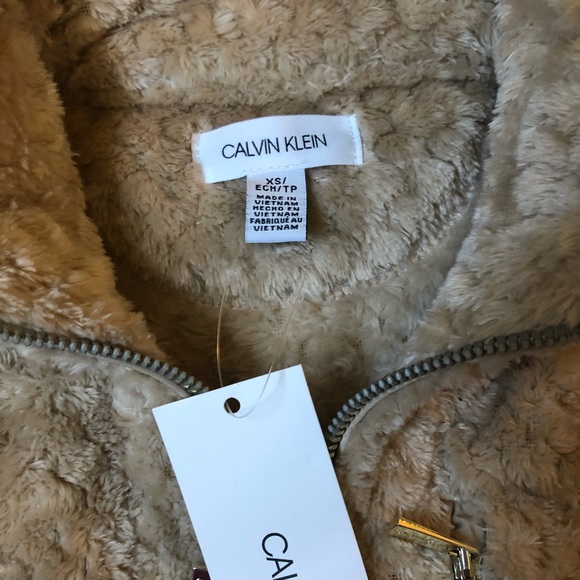 Calvin Klein vest size XS - Picture 5 of 5